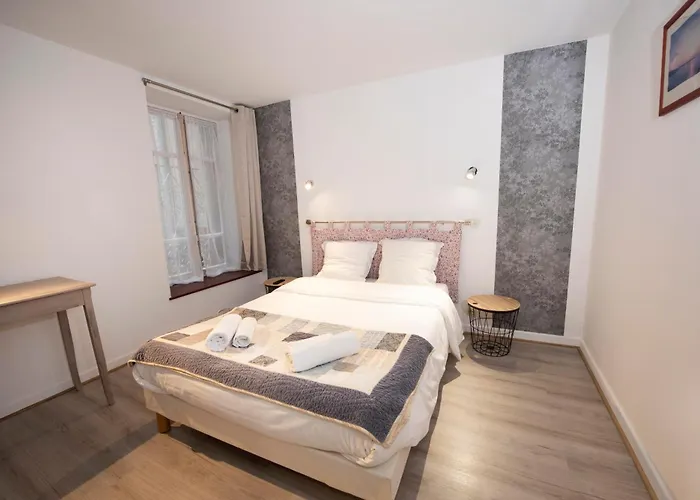 1610 Hotel Entraygues-sur-Truyère